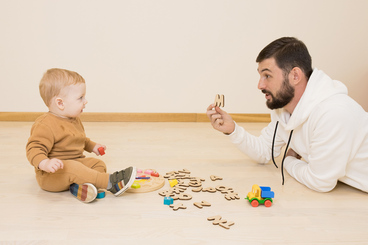 幼児期のおうち英語学習は何から始める？おすすめの年齢別自宅学習方法