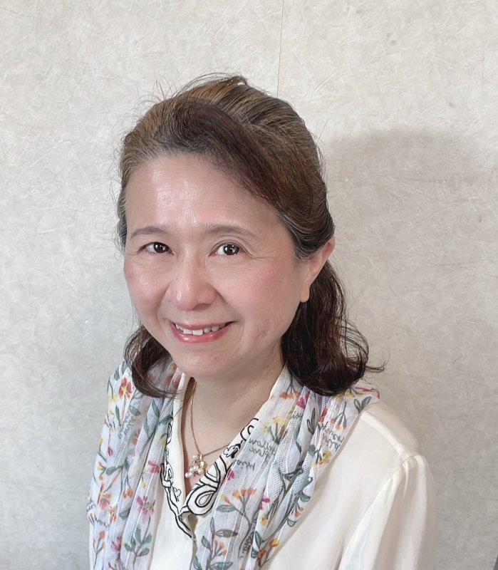 鈴木由里子テューター 先生